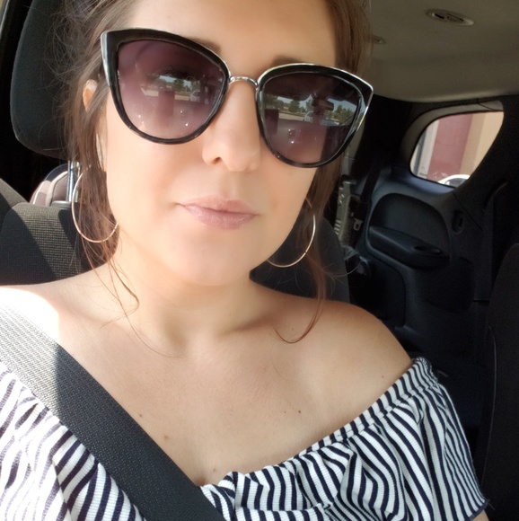 Meet your posher! - Picture 5 of 8